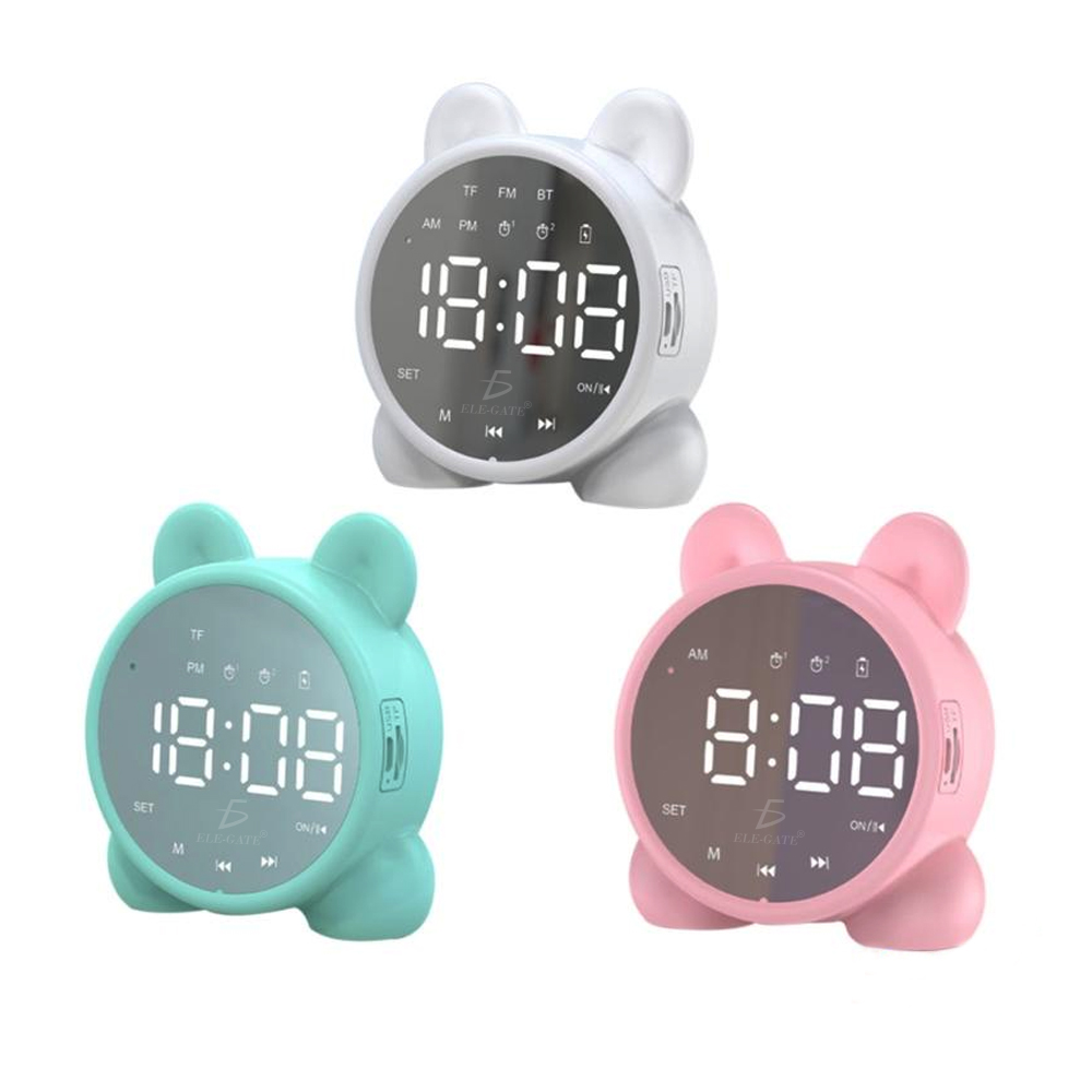 Geevon Reloj despertador digital pequeño con luz nocturna inteligente con 2  alarmas de pitido crecientes, temperatura interior, reloj de viaje a pilas