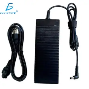 Cargador Compatible para Laptop Toshiba Entrada de Punta Negra 5.5x2.5mm 19V 120W