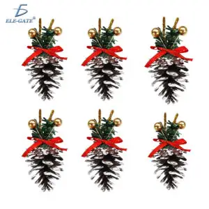 Set de 6 Ornamentos Navideños de Garapiña con Follaje y Dos Esferas Doradas con Lazo Dorado