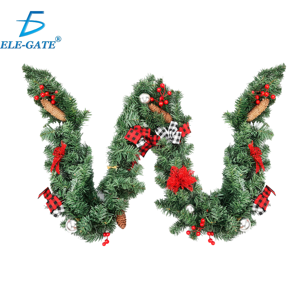 Guirnalda Navideña 2.7 m con Follaje Artificial y Moños Rojos con Blanco y Negro