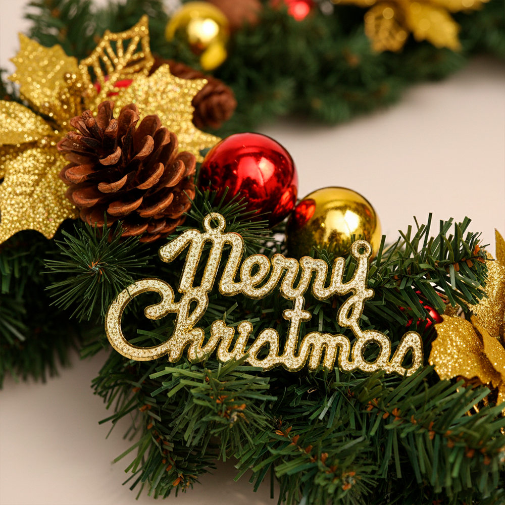 Guirnalda Navideña 2.7 m con Follaje Artificial y Adornos – Frutillas Doradas y Rojas - Image 2