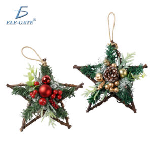 Decoración Navideña en forma de Estrella de Belén con Garapiñas, Frutos Rojos y Ramas de Pino