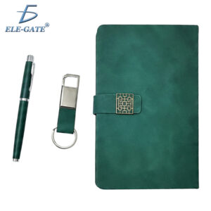 Set de Regalo Verde Esmeralda con Libreta, Pluma y Llavero – Acabado Tipo Piel y Cierre Magnético
