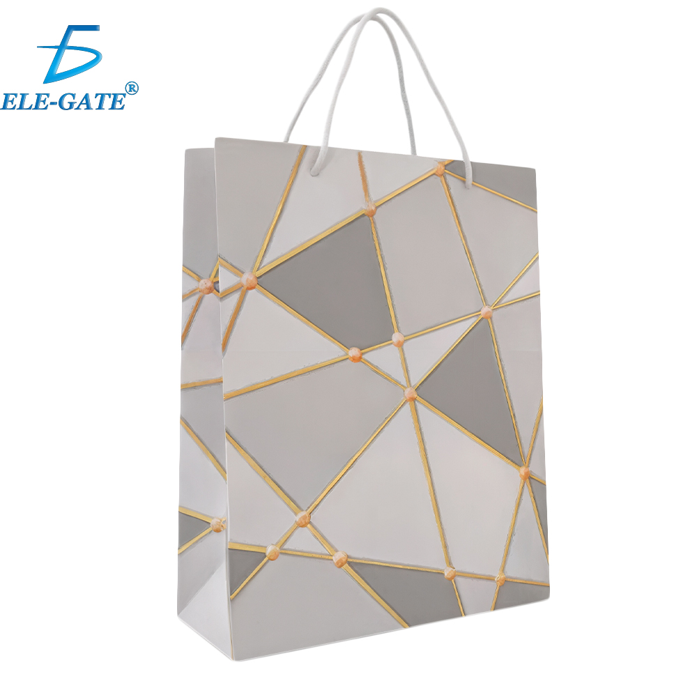 Paquete de 12 Bolsas de Regalo con Asa Resistente – Diseños Modernos y Colores Vibrantes - Image 4