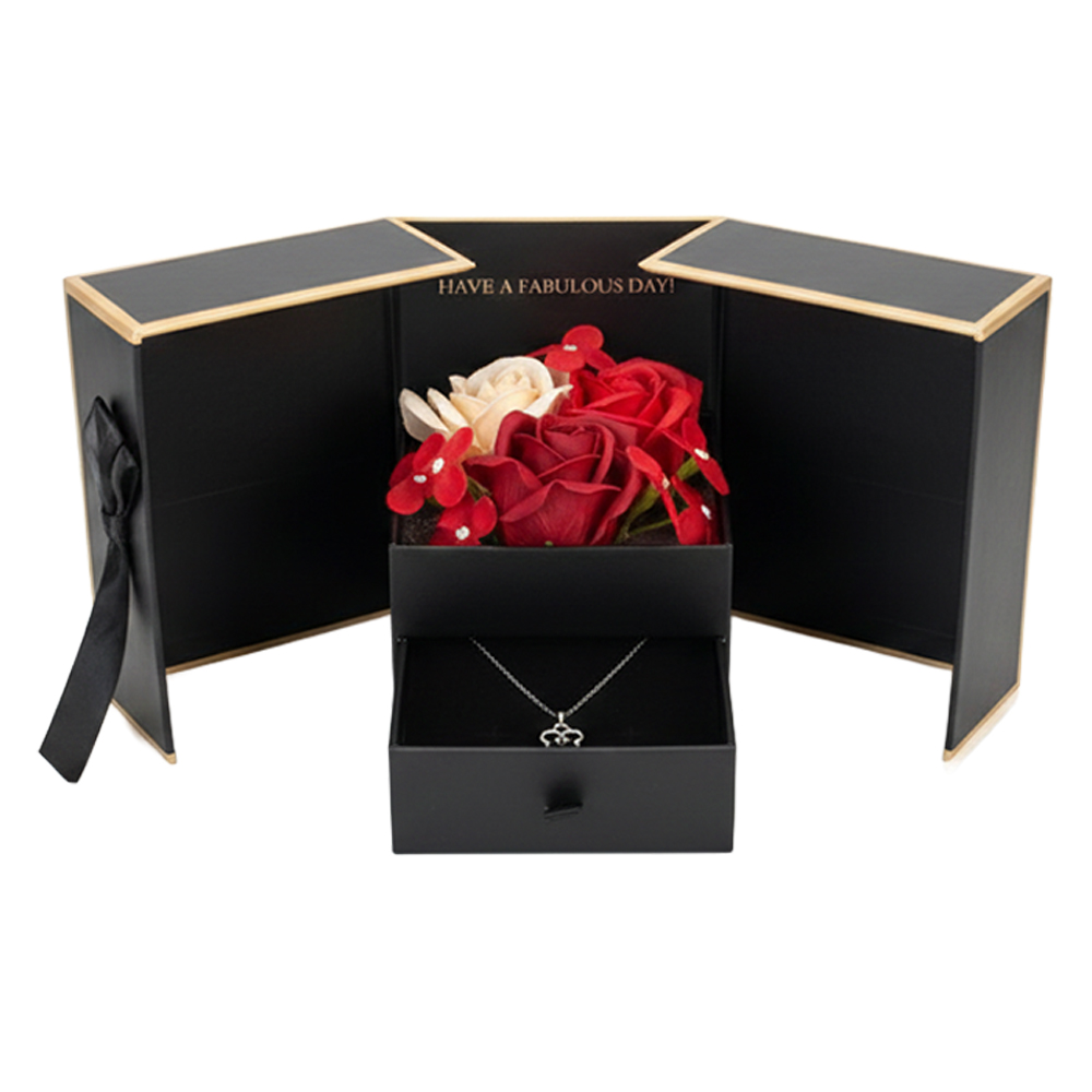 Alajero en Forma de Caja de Regalo con Rosas y Cadena Platinada - Image 2