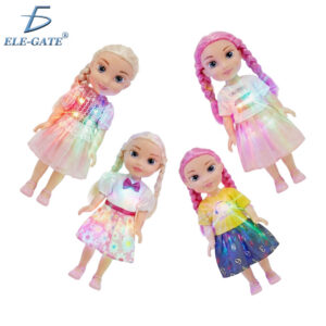 Muñeca Fashion con Luz RGB y Sonido